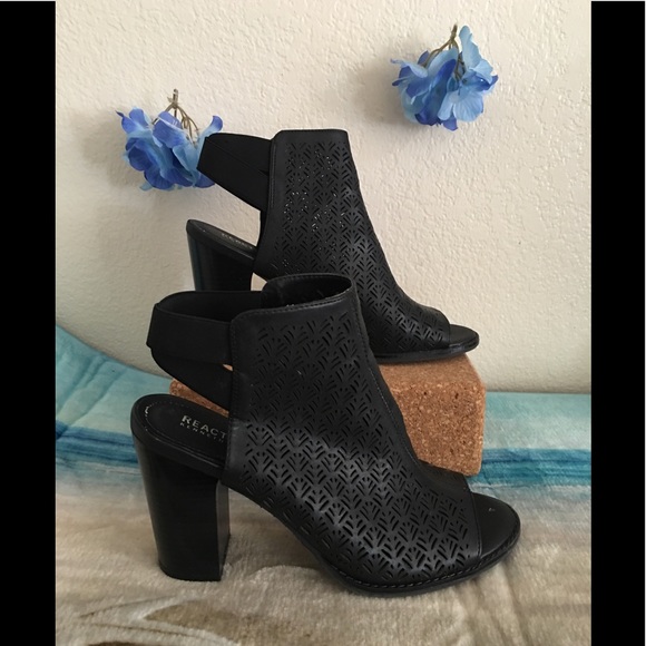 Kenneth Cole Reaction Kay Fly Stacked Heels Shoes - Picture 2 of 5